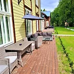 Emajoe Keeltekool Apartment Tartu