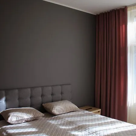 Emajoe Keeltekool טרטו